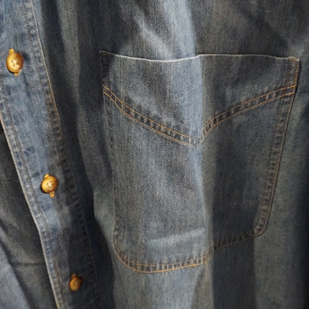 ‼️4/$20.‼️Jos. A. banks denim shirt sz.L